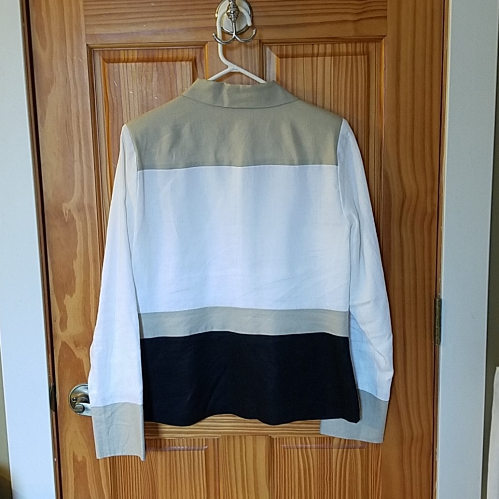 Linen blazer - Picture 2 of 3
